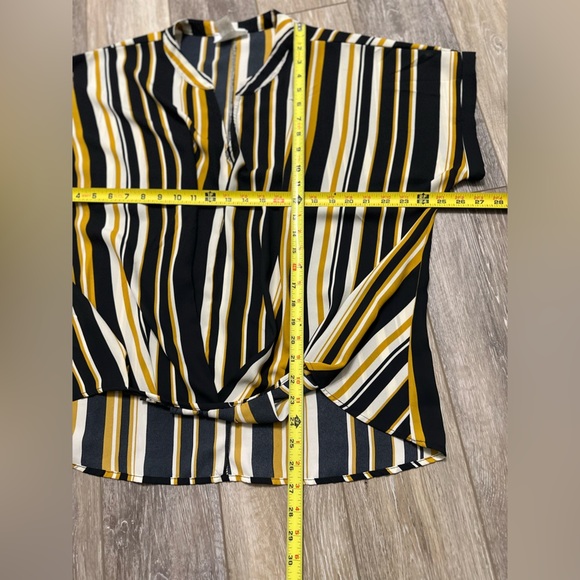 🛍️ Janette Plus beautiful multi color striped top with excellent condition - Picture 8 of 8